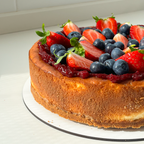 Tarta de queso clásica con frutos del bosque